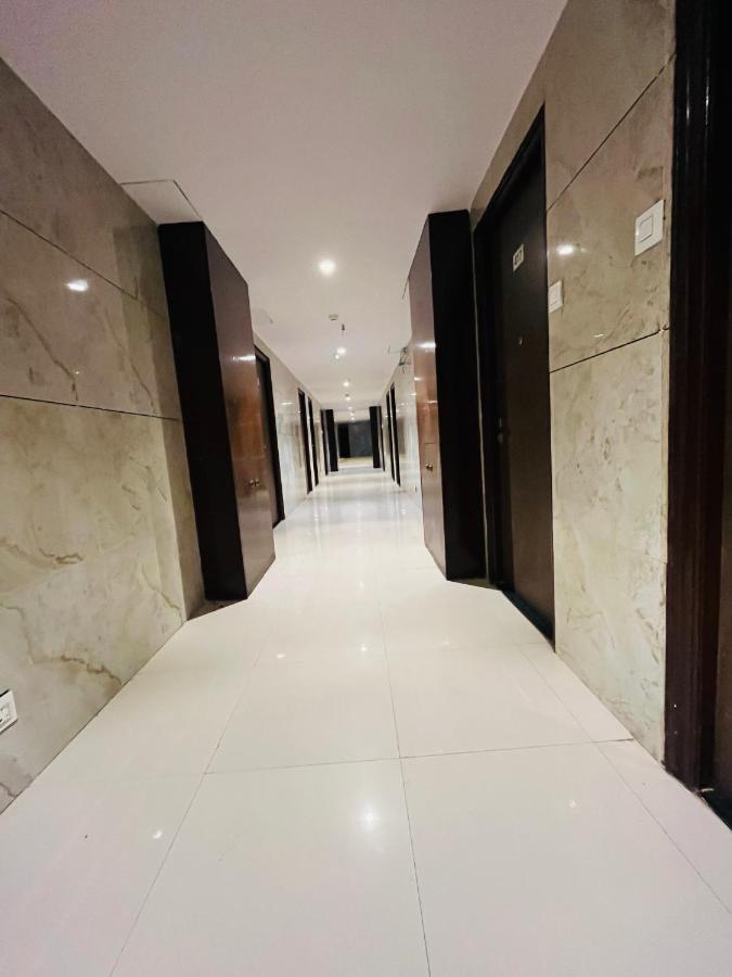 Hotel Nova Vesu Surat Exterior photo